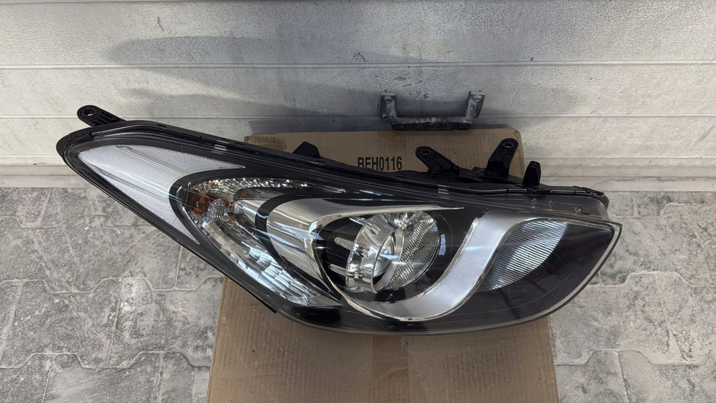 Frontscheinwerfer Hyundai I30 HI30LPP12 Rechts Scheinwerfer Headlight SCH2599798063hv