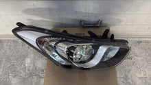 Laden Sie das Bild in den Galerie-Viewer, Frontscheinwerfer Hyundai I30 HI30LPP12 Rechts Scheinwerfer Headlight SCH2599798063hv