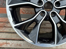 Laden Sie das Bild in den Galerie-Viewer, 1x Alufelge 19 Zoll 8.0" 5x114.3 55ET Glanz Schwarz 52910S0100 Hyundai I30 Iii FEL1350652128px