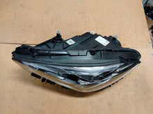 Laden Sie das Bild in den Galerie-Viewer, Frontscheinwerfer Mercedes-Benz Cla A1189066901 Links Scheinwerfer Headlight SCH7392449725cv