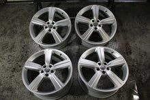 Laden Sie das Bild in den Galerie-Viewer, 4x Alufelge 20 Zoll 9.0" 5x112 38ET 4KE601025S Audi E-Tron Rim Wheel FEL3056022696tr