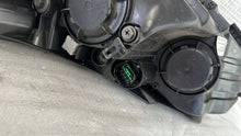 Laden Sie das Bild in den Galerie-Viewer, Frontscheinwerfer Kia Ceed J7921-11020 Rechts Scheinwerfer Headlight