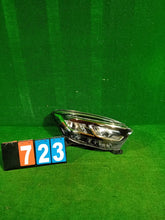 Laden Sie das Bild in den Galerie-Viewer, Frontscheinwerfer Renault Captur I 260107244R Rechts Scheinwerfer Headlight SCH5225762131en