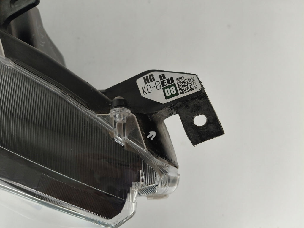 Frontscheinwerfer Mazda Yaris Rechts Scheinwerfer Headlight SCH2832780144az