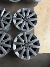 Laden Sie das Bild in den Galerie-Viewer, 4x Alufelge 16 Zoll 6.5" 5x112 49ET Glanz Schwarz A2464010202 Mercedes-Benz FEL2934682660dc
