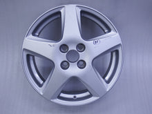 Laden Sie das Bild in den Galerie-Viewer, 1x Alufelge 16 Zoll 6.0&quot; 4x100 45ET Glanz Silber Toyota Corolla Rim Wheel