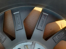 Laden Sie das Bild in den Galerie-Viewer, 1x Alufelge 17 Zoll 7.0&quot; 5x112 45ET 57A601025AR Skoda Karoq Rim Wheel