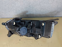 Laden Sie das Bild in den Galerie-Viewer, Frontscheinwerfer Dacia Sandero III 260107920R Full LED Rechts Headlight