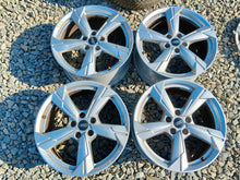 Laden Sie das Bild in den Galerie-Viewer, 4x Alufelge 18 Zoll 8.0" 5x112 39ET Glanz Silber 4K0601025D Audi C8 Rim Wheel FEL5074673487cr