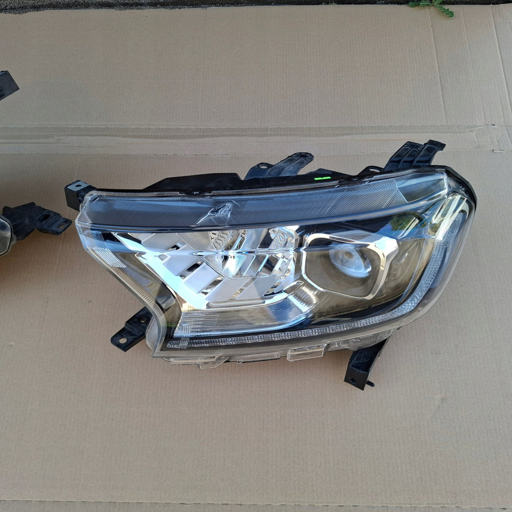 Frontscheinwerfer Ford Ranger JB3B-13E014A JB3B-13E015 LED Ein Satz Headlight SCH4862957983mn