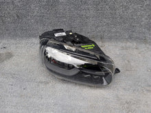 Laden Sie das Bild in den Galerie-Viewer, Frontscheinwerfer Citroën Berlingo 9816825080 Ein Stück (Rechts oder Links)