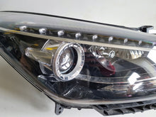 Load image into Gallery viewer, Frontscheinwerfer Hyundai I40 Xenon Rechts Scheinwerfer Headlight