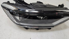 Laden Sie das Bild in den Galerie-Viewer, Frontscheinwerfer VW Passat B8 3G0941082P Rechts Scheinwerfer Headlight