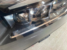 Laden Sie das Bild in den Galerie-Viewer, Frontscheinwerfer Mercedes-Benz W246 A2479060505 LED Links Headlight SCH8231998132ap