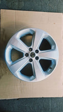 Laden Sie das Bild in den Galerie-Viewer, 1x Alufelge 18 Zoll 5x105 95181597 Opel Mokka Rim Wheel FEL1498279409om