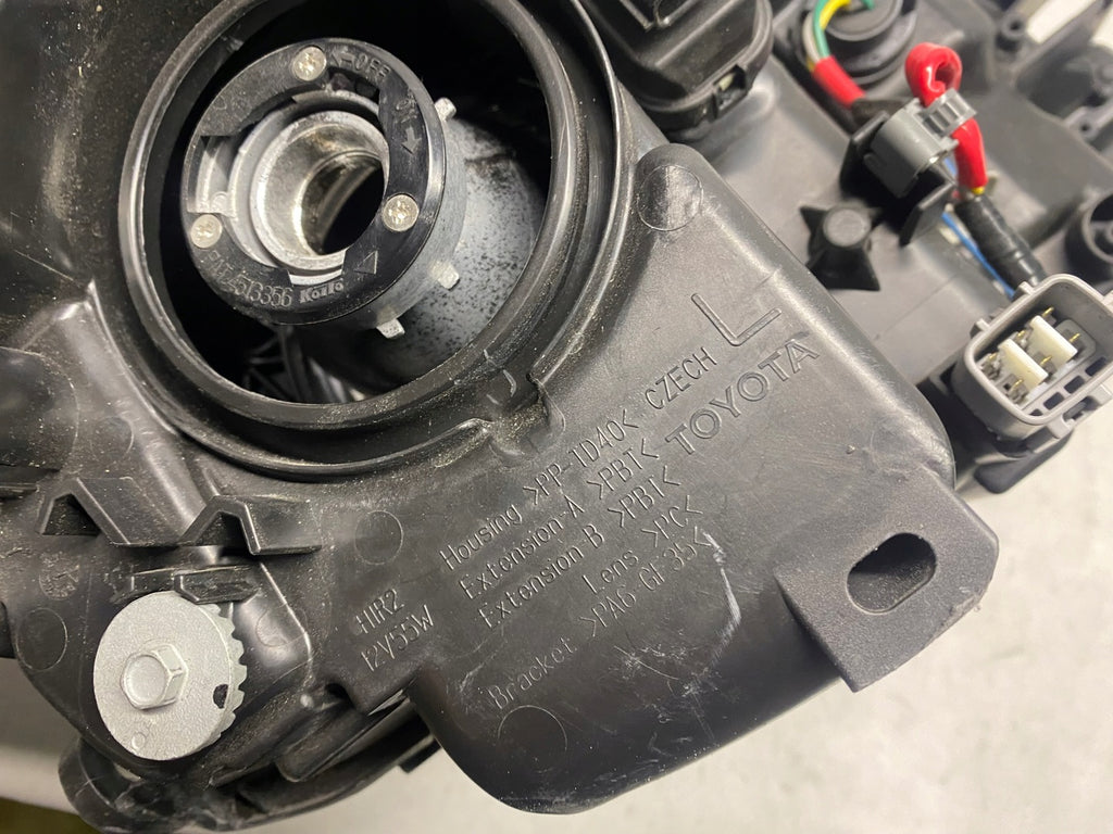 Frontscheinwerfer Toyota Yaris LED Links Scheinwerfer Headlight