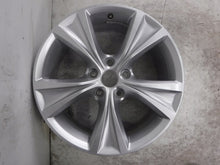 Laden Sie das Bild in den Galerie-Viewer, 1x Alufelge 17 Zoll 6.5" 5x112 46ET Glanz Silber 5FA601025C Audi Rim Wheel FEL5528695874kx