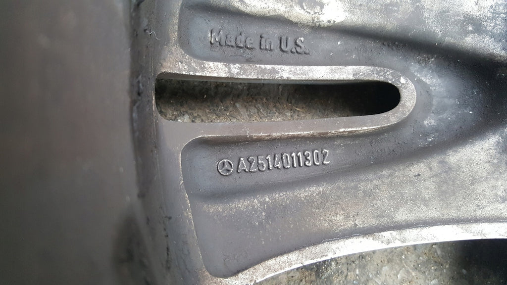 1x Alufelge 18 Zoll 8.0" 5x112 67ET Silber A2514011302 Mercedes-Benz W251