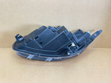 Load image into Gallery viewer, Frontscheinwerfer Ford Courier JT76-13W029-CD Rechts Scheinwerfer Headlight