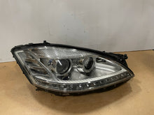 Laden Sie das Bild in den Galerie-Viewer, Frontscheinwerfer Mercedes-Benz W221 A2218206659 Bi-Xenon Rechts Headlight SCH3759512846tc