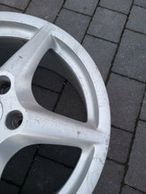 Load image into Gallery viewer, 1x Alufelge 18 Zoll 8.0" 5x130 57ET Glanz Silber 99736213600 Porsche Carrera FEL2744295706wb