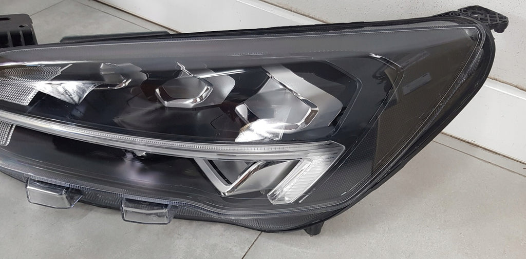 Frontscheinwerfer Ford Focus JX7B-13E015-CE JX7B-13E014-CE LED Rechts oder Links