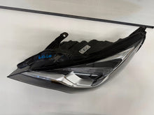 Laden Sie das Bild in den Galerie-Viewer, Frontscheinwerfer Opel Astra 39111149 Links Scheinwerfer Headlight SCH4774957488tp