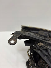Laden Sie das Bild in den Galerie-Viewer, Frontscheinwerfer BMW 5 E60 E61 RUS28691 Links Scheinwerfer Headlight SCH1117438383um