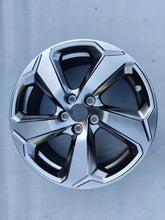 Load image into Gallery viewer, 1x Alufelge 18 Zoll 7.0" 5x114.3 35ET Glanz Silber Toyota Rav 4 Rim Wheel FEL4447104056gr