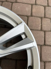 Laden Sie das Bild in den Galerie-Viewer, 4x Alufelge 18 Zoll 7.5" 5x108 50 5ET Glanz Silber 31362866 Volvo Xc60 I FEL3476981968po