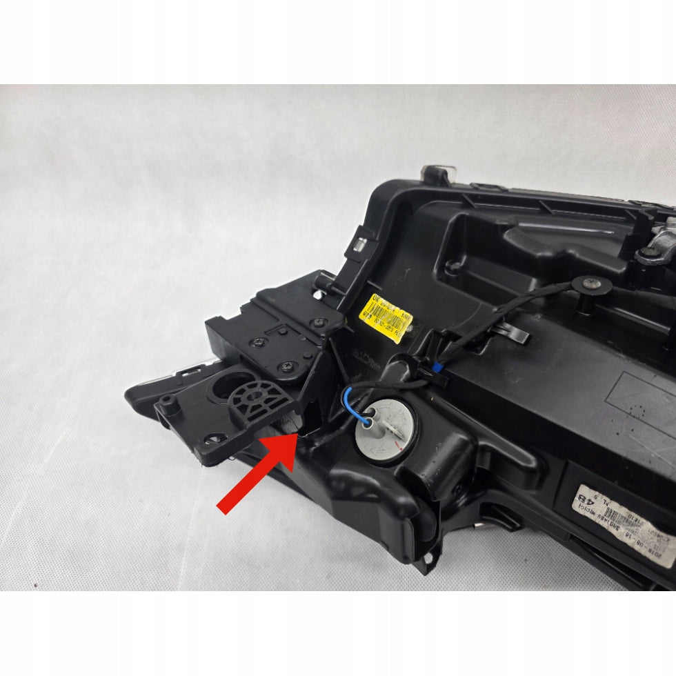 Frontscheinwerfer Mitsubishi Outlander III 8301D3-31 Full LED Rechts oder Links