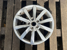 Laden Sie das Bild in den Galerie-Viewer, 1x Alufelge 17 Zoll 5x112 5G0601025K VW Golf VII I Rim Wheel FEL4061227225rq