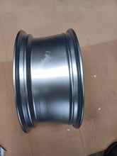 Load image into Gallery viewer, 1x Alufelge 17 Zoll Alfa Romeo Giulietta Rim Wheel FEL1874806189ug