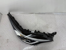 Laden Sie das Bild in den Galerie-Viewer, Frontscheinwerfer Toyota C-Hr 81110F42800 Rechts Scheinwerfer Headlight SCH1087785470wx