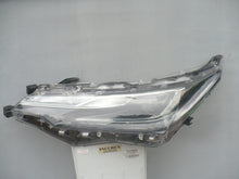 Load image into Gallery viewer, Frontscheinwerfer Toyota Corolla 81150-02L70 Links Scheinwerfer Headlight