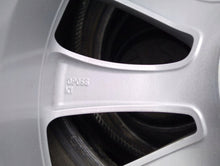 Load image into Gallery viewer, 1x Alufelge 17 Zoll 7.0" 5x110 35ET Glanz Silber OP056 Opel Zafira Rim Wheel FEL8223503255gq
