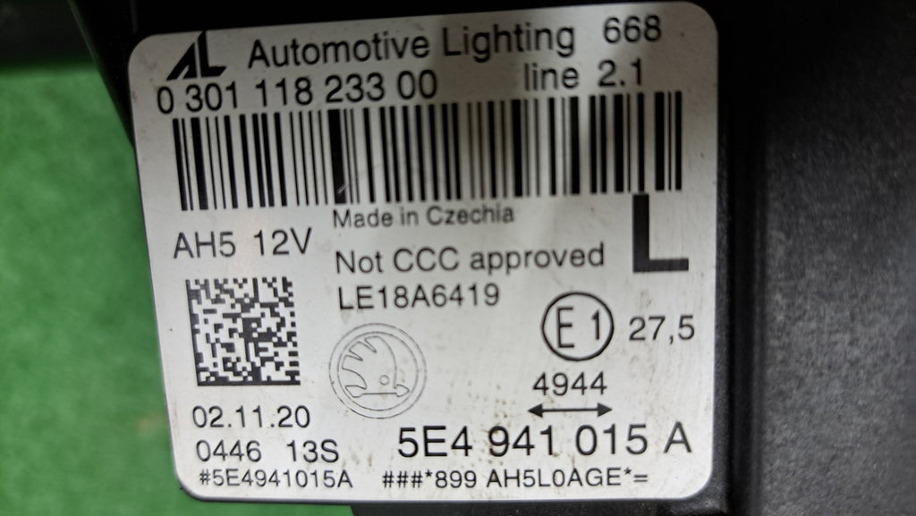 Frontscheinwerfer Skoda Octavia I 5E4941015A LED Ein Stück (Rechts oder Links) SCH9277331104lo