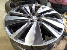 Load image into Gallery viewer, 1x Alufelge 19 Zoll 7.0" 5x108 Peugeot 3008 Rim Wheel FEL9353903124gk