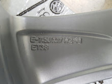 Laden Sie das Bild in den Galerie-Viewer, 1x Alufelge 17 Zoll 7.5" 5x112 38ET Glanz Silber 8W0601025EH Audi A4 B9 FEL7354199605gz