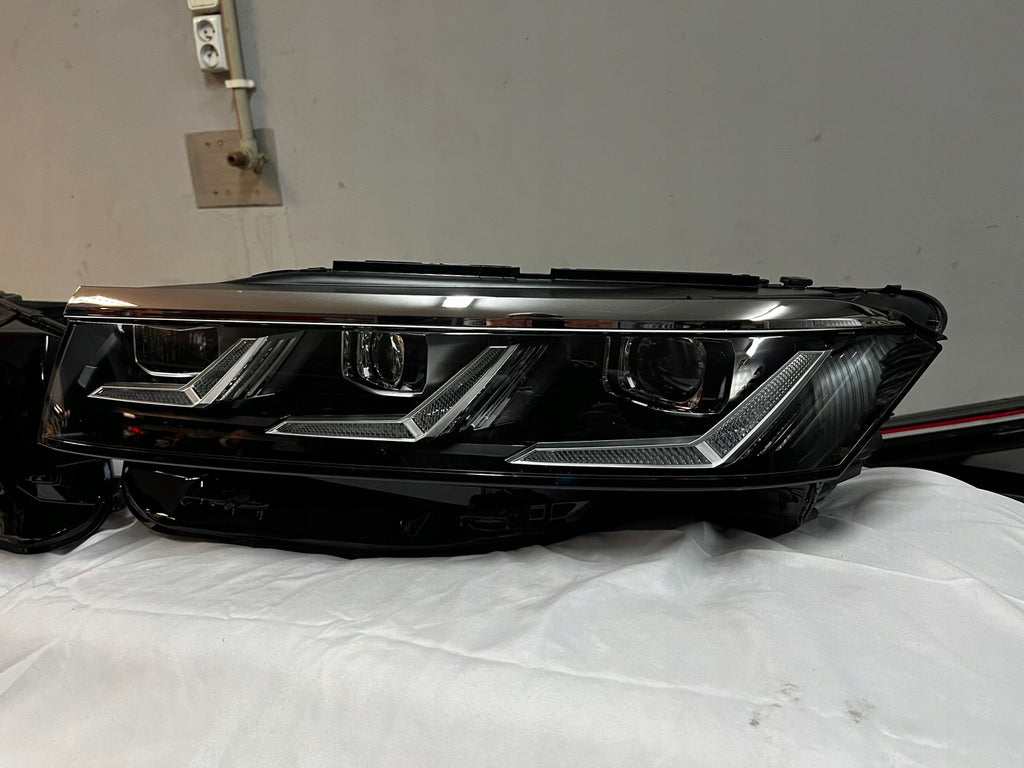 Frontscheinwerfer VW Touareg 761941081B 761941082B LED Ein Satz Headlight