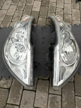 Laden Sie das Bild in den Galerie-Viewer, Frontscheinwerfer Renault Master III 170646-01 Ein Stück (Rechts oder Links) SCH2846477568hl