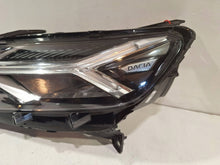 Laden Sie das Bild in den Galerie-Viewer, Frontscheinwerfer Dacia Sandero III Jogger 260608545R Links Headlight