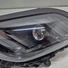 Laden Sie das Bild in den Galerie-Viewer, Frontscheinwerfer Maserati I 06701588620 Links Scheinwerfer Headlight SCH6439411071dq