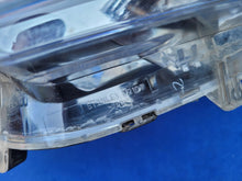 Load image into Gallery viewer, Frontscheinwerfer Mitsubishi L200 8301D153 Ein Stück (Rechts oder Links)