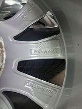 Laden Sie das Bild in den Galerie-Viewer, 4x Alufelge 17 Zoll 7.0" 5x112 34ET Glanz Silber 80A601025J Audi Q5 A3 I FEL7653894843hj