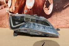 Laden Sie das Bild in den Galerie-Viewer, Frontscheinwerfer Seat Leon 5F1941008B LED Rechts Scheinwerfer Headlight