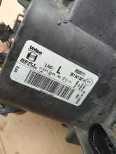 Laden Sie das Bild in den Galerie-Viewer, Frontscheinwerfer Seat Exeo 3R1941007H Xenon Links Scheinwerfer Headlight SCH5964414420nc