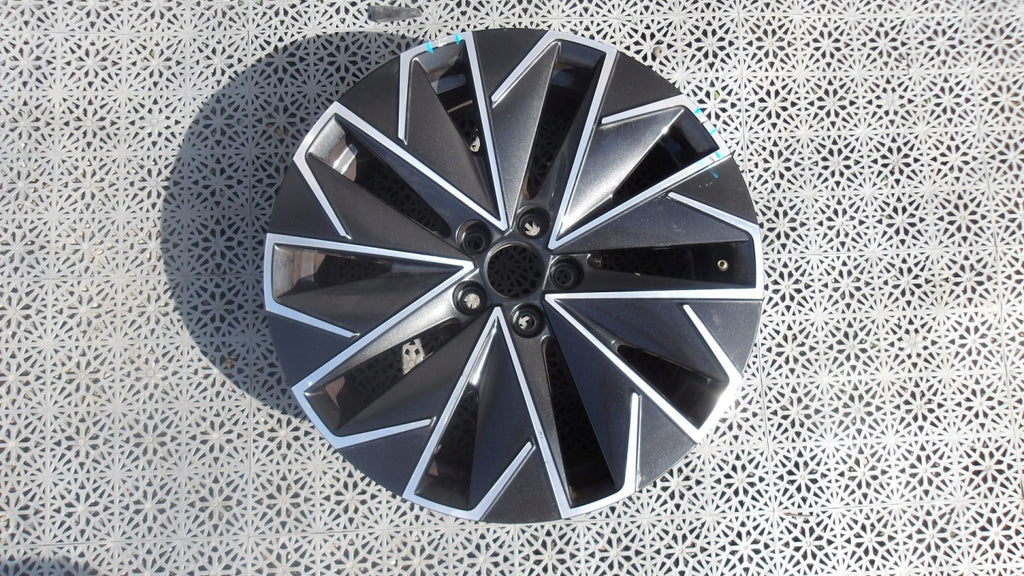 1x Alufelge 17 Zoll 6.5" 5x100 40ET 658601025A Skoda Kamiq Rim Wheel FEL5689583839ei