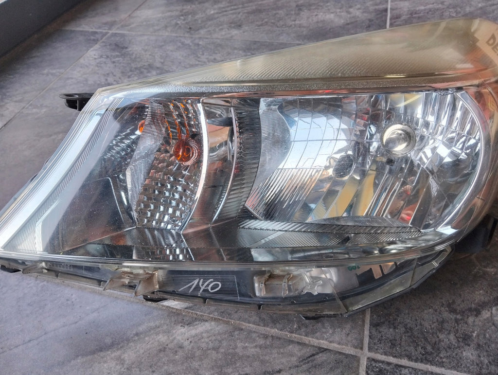 Frontscheinwerfer Toyota Yaris 26555-1HA1B Links Scheinwerfer Headlight SCH8968244063mx