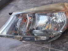 Load image into Gallery viewer, Frontscheinwerfer Toyota Yaris 26555-1HA1B Links Scheinwerfer Headlight SCH8968244063mx